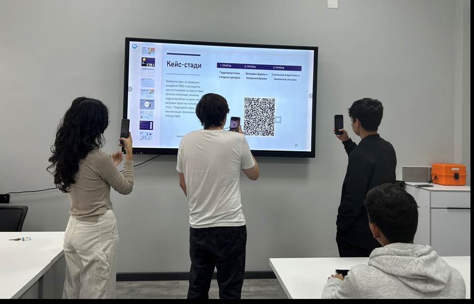 Изображение выглядит как стена, текст, в помещении, одежда

Содержимое, созданное искусственным интеллектом, может быть неверным.