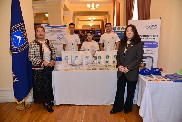 Изображение выглядит как одежда, в помещении, человек, стена

Содержимое, созданное искусственным интеллектом, может быть неверным.