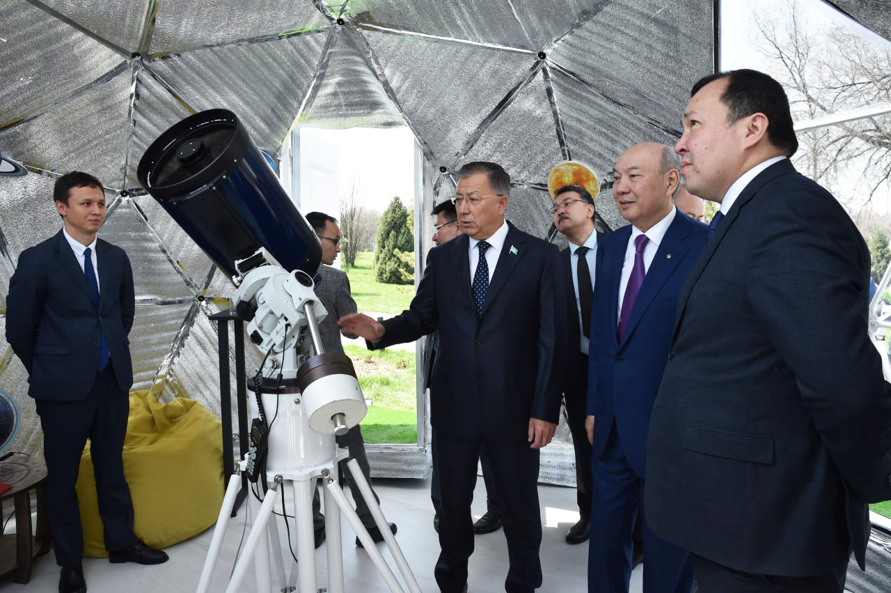 В КазНУ открылась универсальная обсерватория «Фараби»