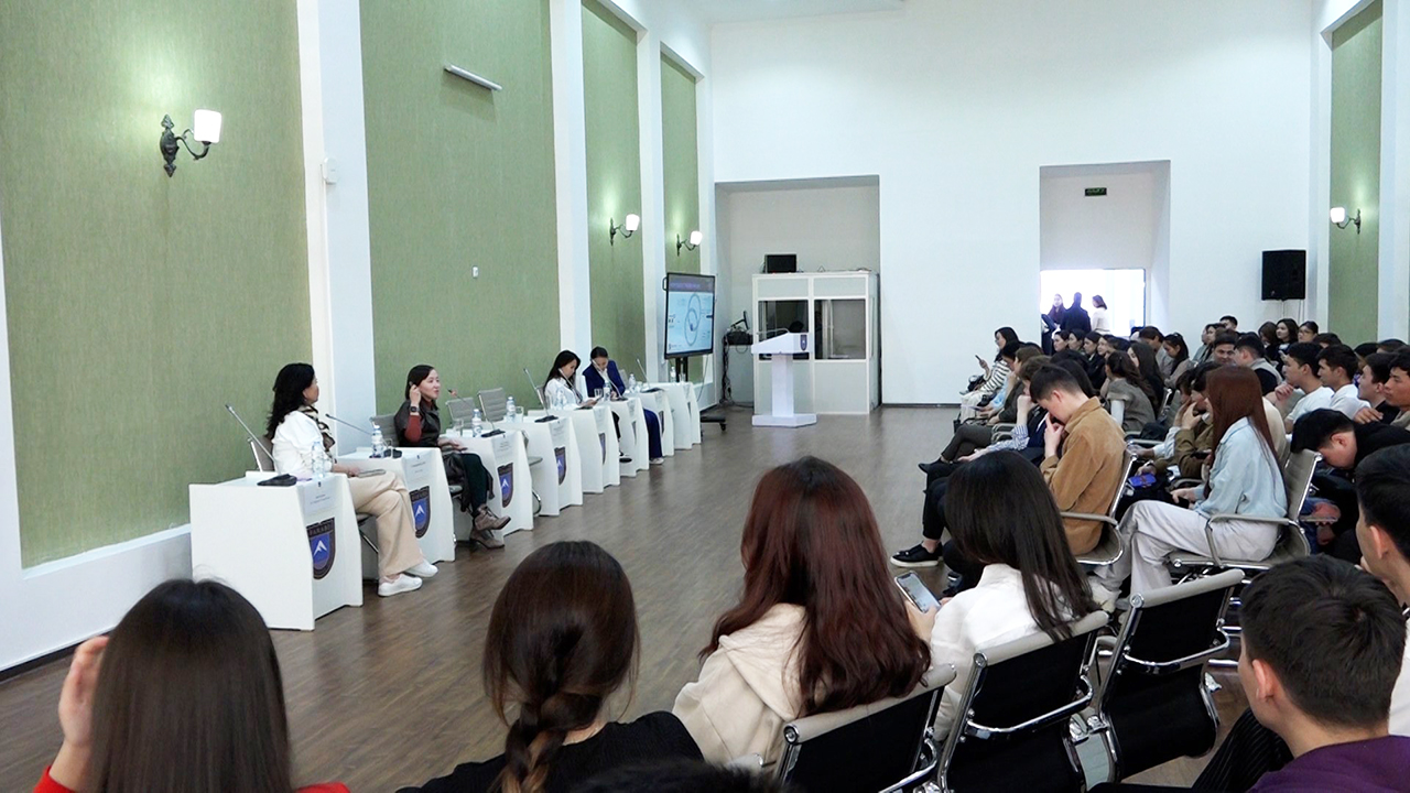 KazNU discussed the role of women in the development of IT sphere