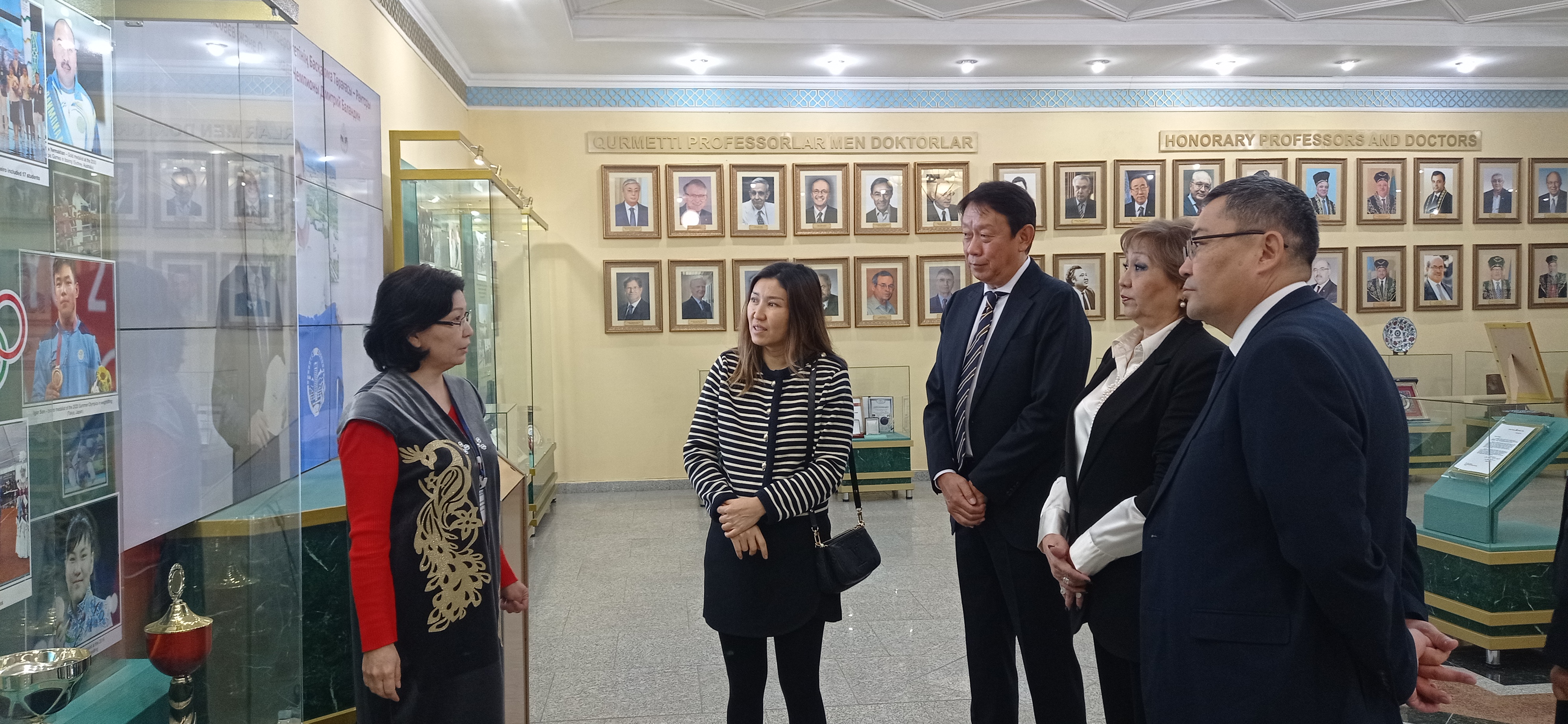 Professor of Yokohama Toin University (Japan) Tomonobu Sakurai visited the museum