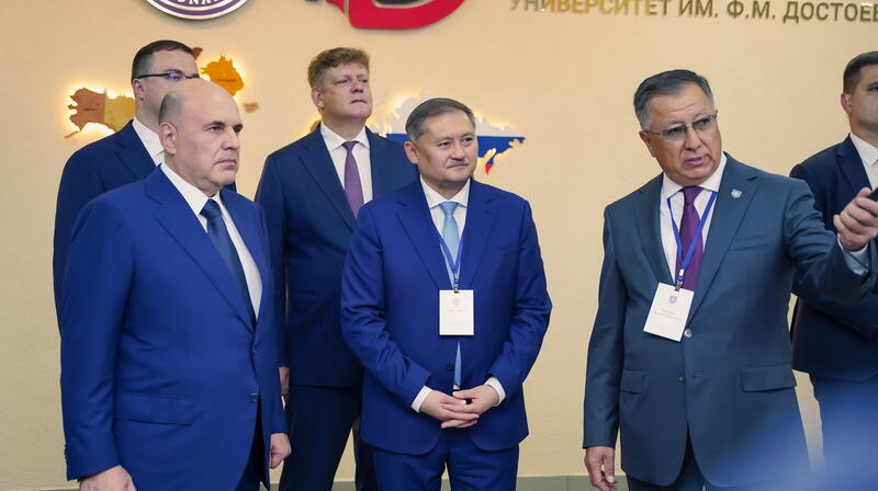 Михаил Мишустин посетил филиал КазНУ им.аль-Фараби в Омске.