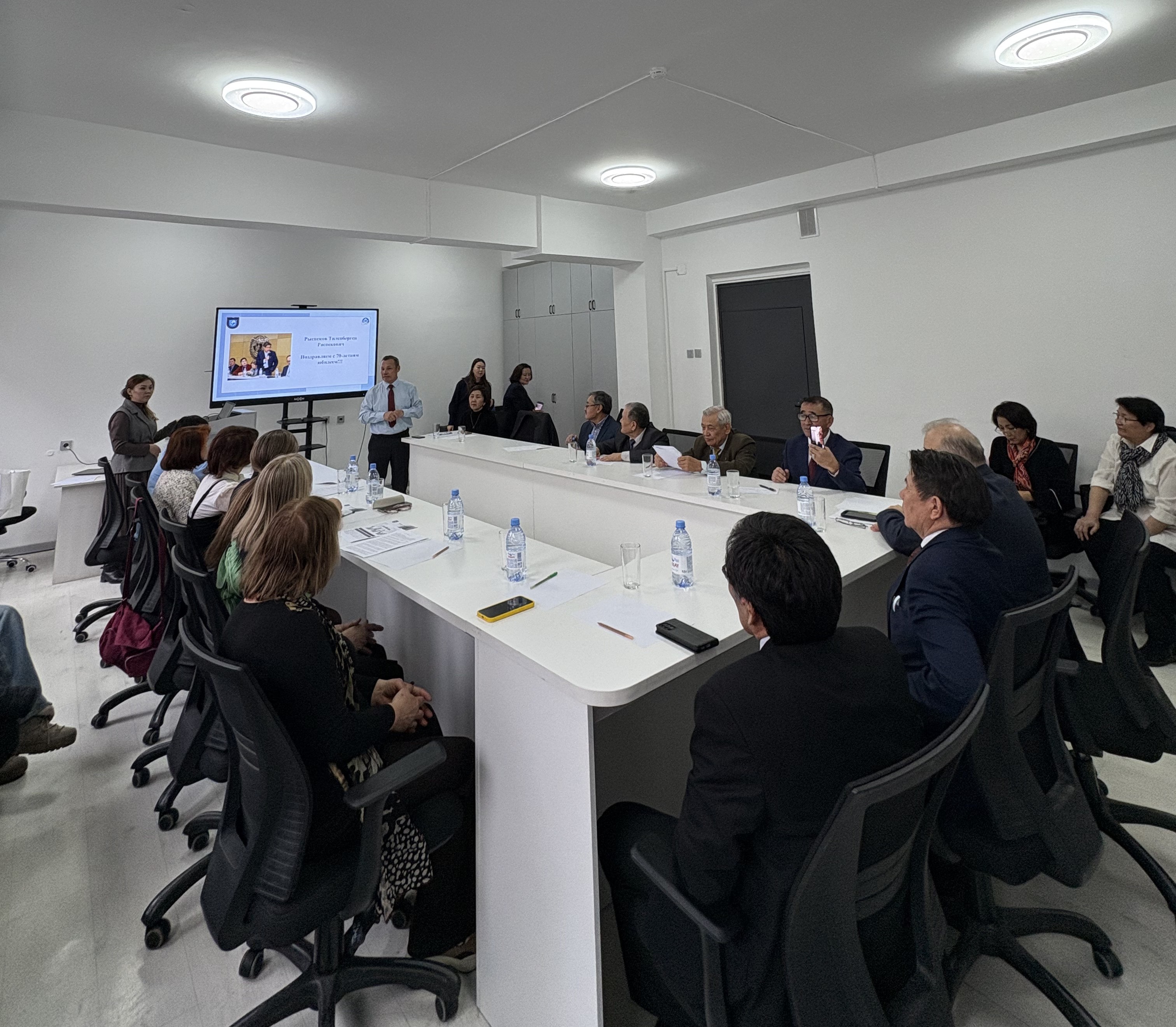 Әл-Фараби атындағы Қазақ ұлттық университетінде «Адам өміріндегі білімнің рөлі» тақырыбында халықаралық дөңгелек үстел өтті