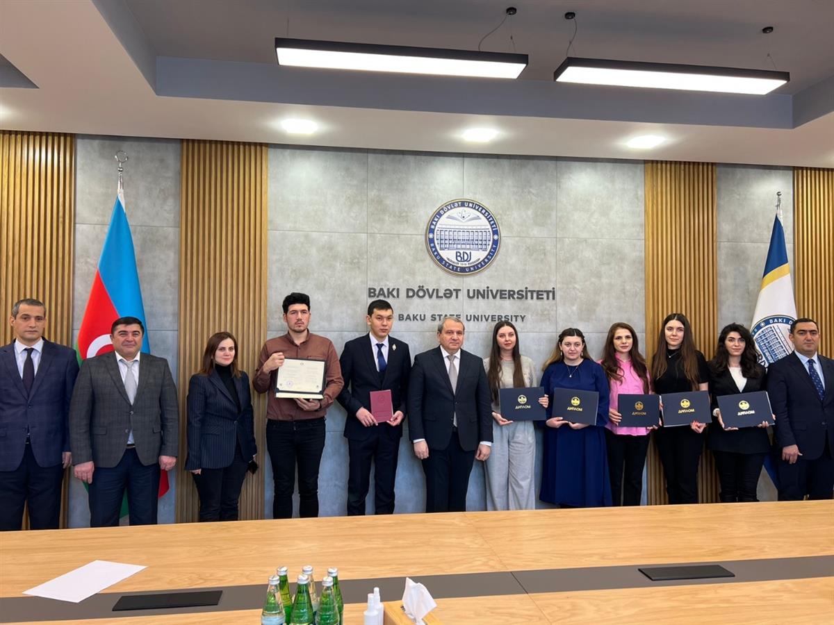 ҚазҰУ магистранттары Баку университетінің дипломын алды