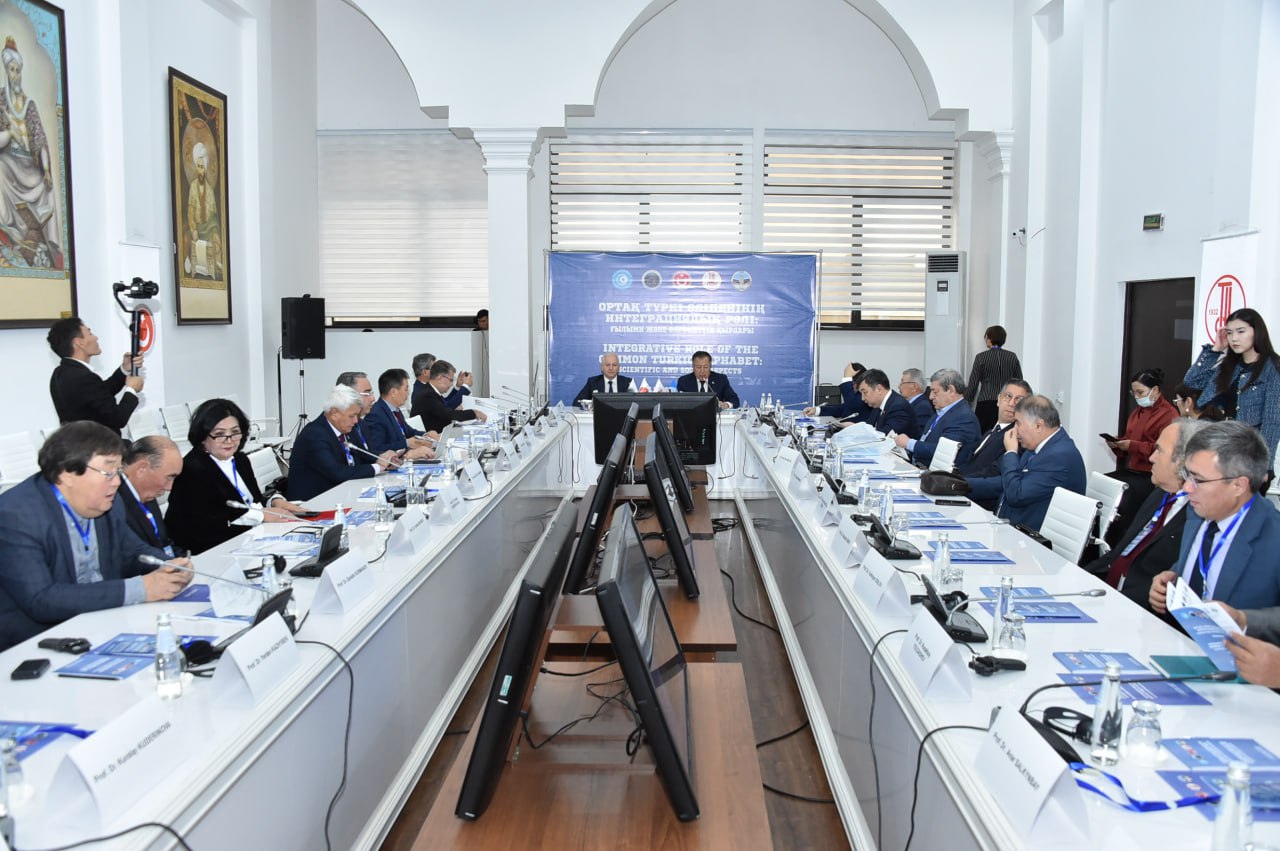 Issues of common Turkic alphabet were discussed in KazNU