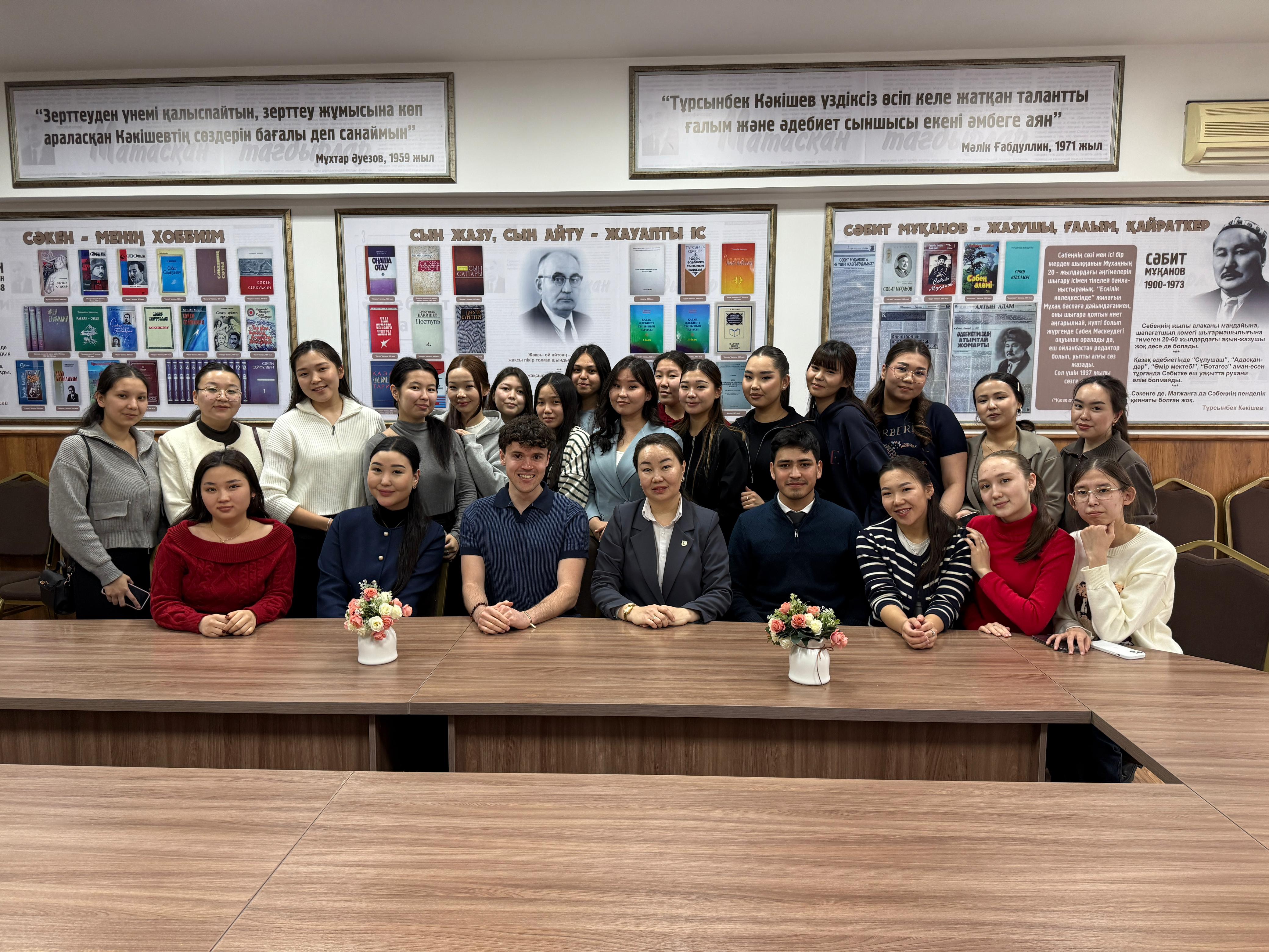 ҚазҰУ-да АҚШ университет жүйесі туралы мазмұнды кездесу өтті