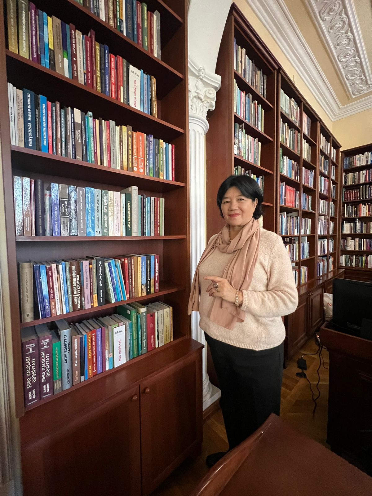 Ученый кафедры казахского языкознания имени А. Байтурсынова посетила Баку в рамках научного проекта .