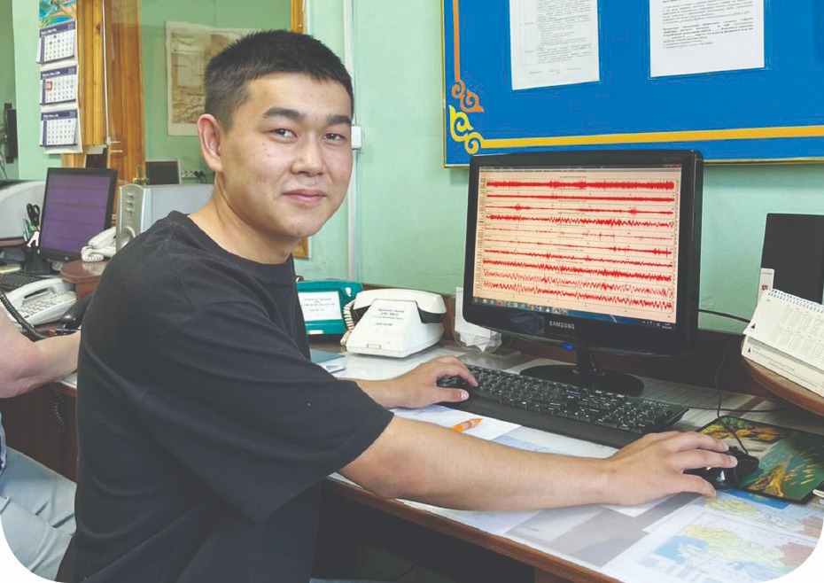 Students interning at the Institute of Seismology