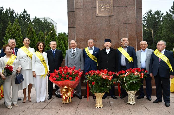 25 МАЯ В КАЗНУ ИМЕНИ АЛЬ-ФАРАБИ - ВЕДУЩИЙ ВУЗ СТРАНЫ ОТМЕТИЛ СВОЕ 85-ЛЕТИЕ И ДЕНЬ ВЫПУСКНИКОВ