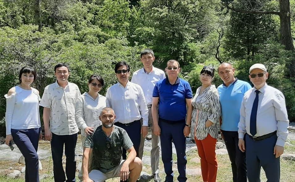 Университет басшылығының балық аулау саласындағы өндіріс және ғылым өкілдерімен кездесуі