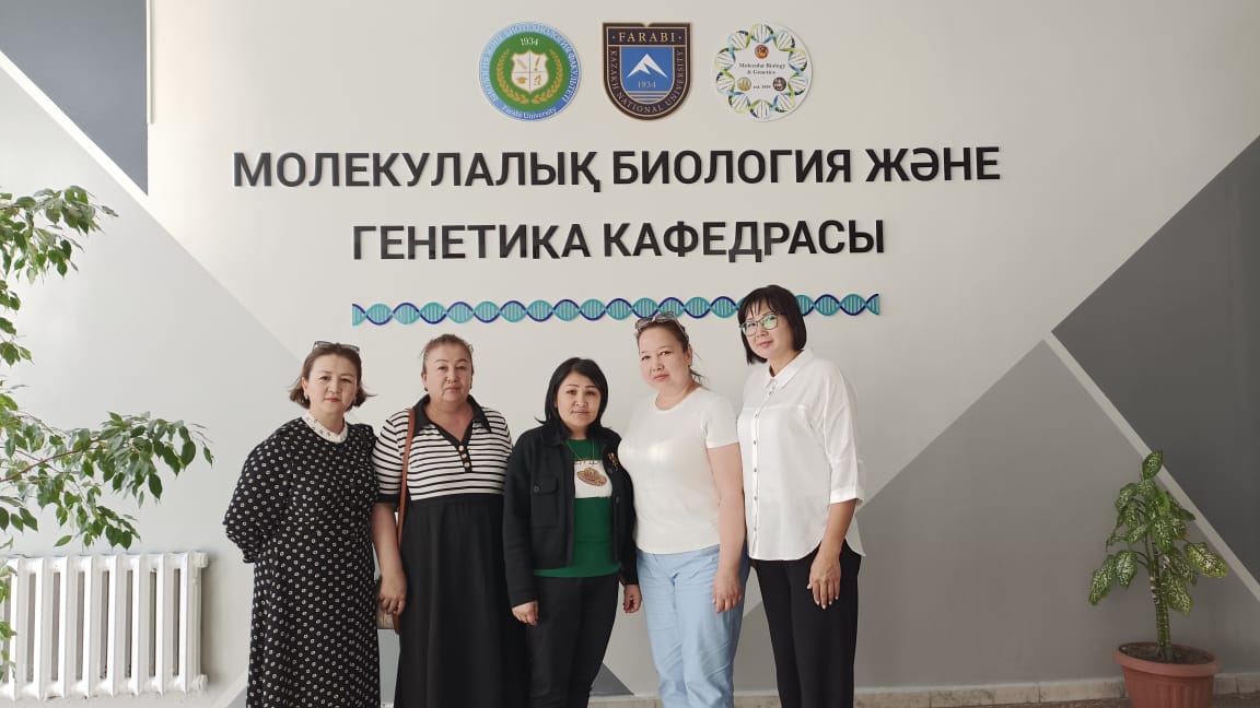 Ажинияз атындағы Нүкіс мемлекеттік университетіндегі әріптестермен кездесу