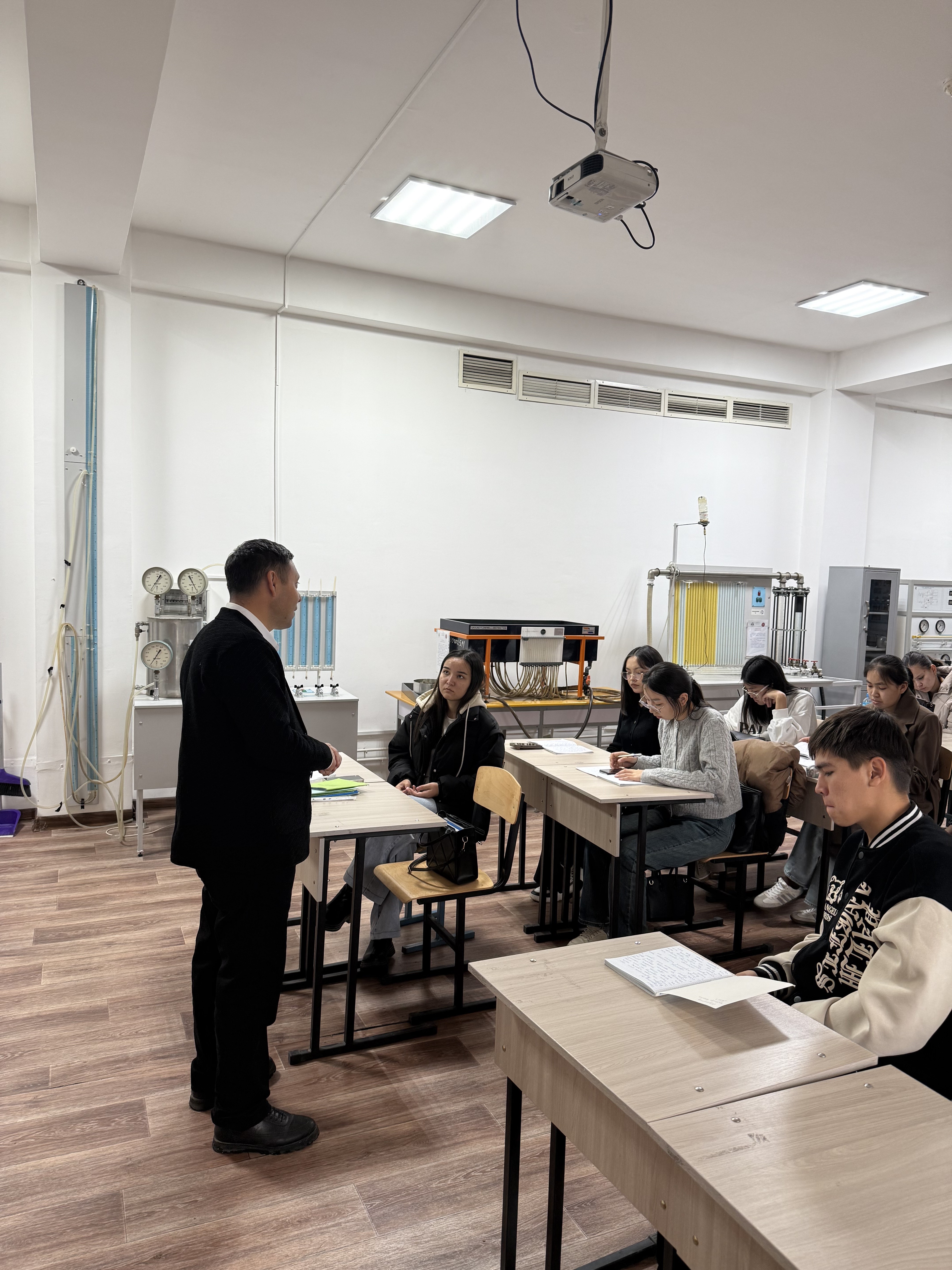 Білімді жастар – елдің болашағы