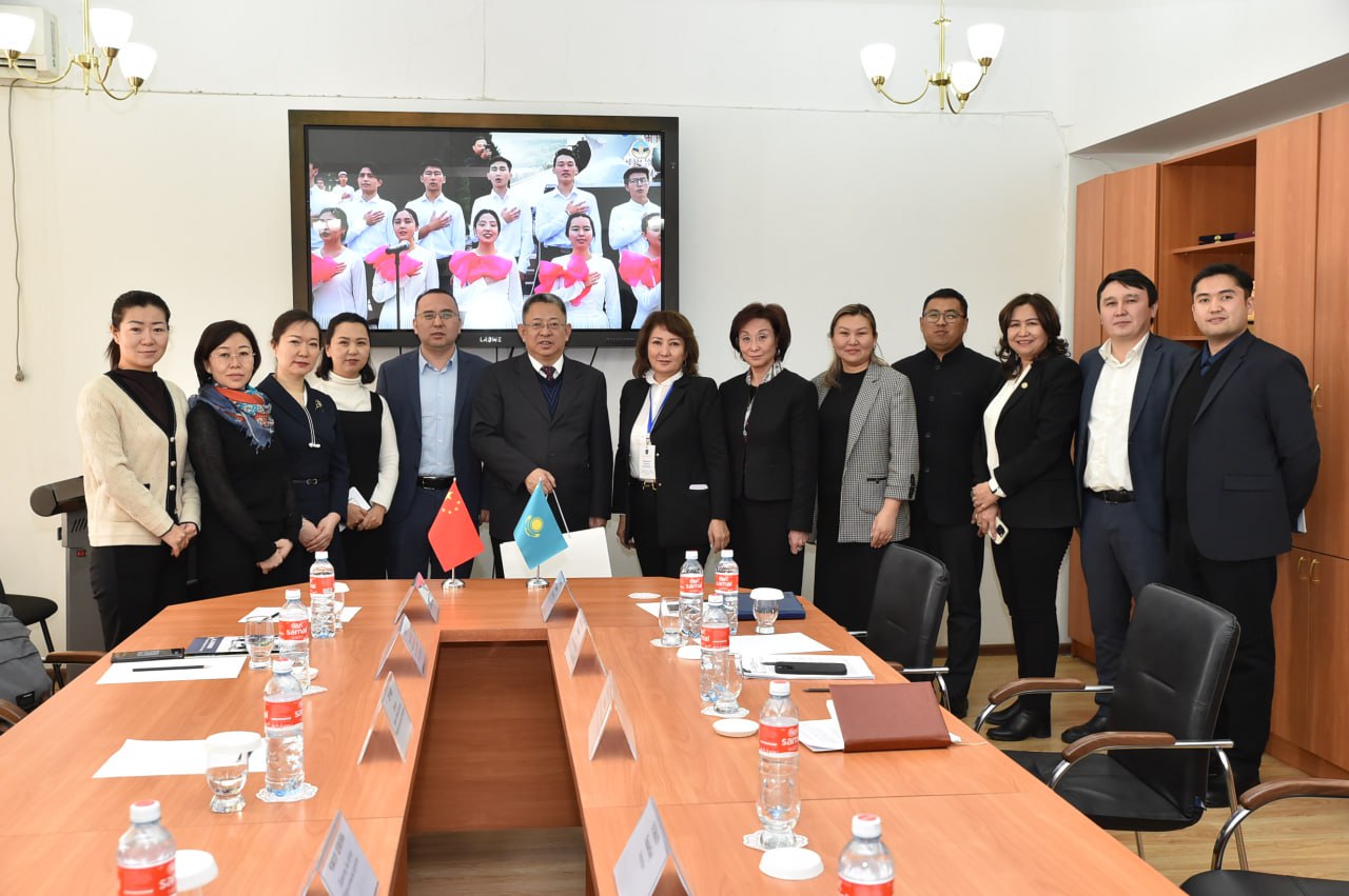 КазНУ и Синьцзянский медицинский университет создадут  совместный центр