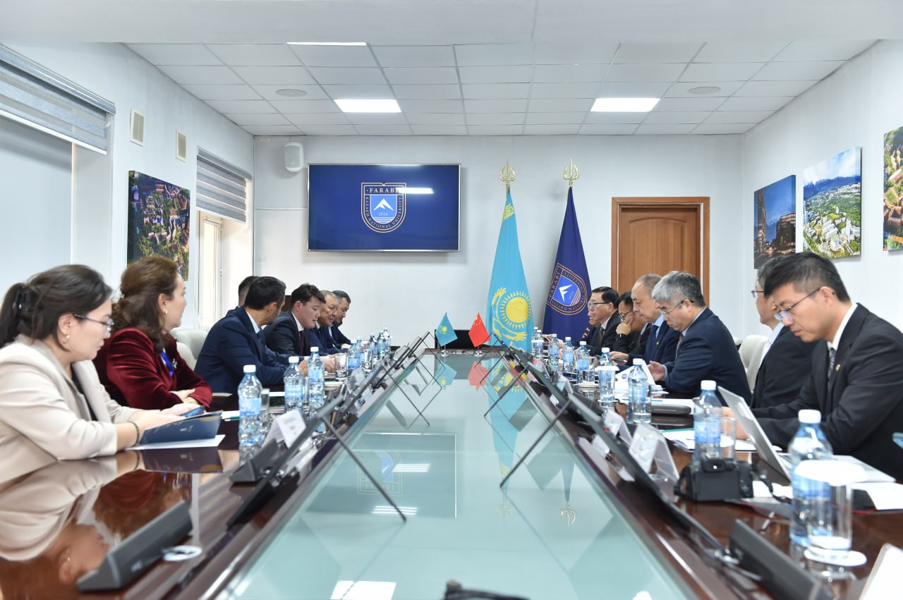 HKUST университетімен жемісті диалог
