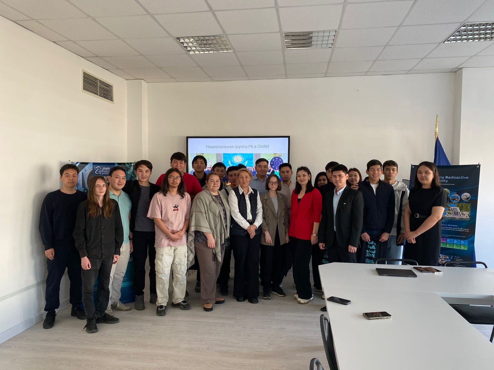 A meeting titled “Science Without Borders: Kazakh Scientists at the Joint Institute for Nuclear Research” was held with senior students of the Department of Theoretical and Nuclear Physics.