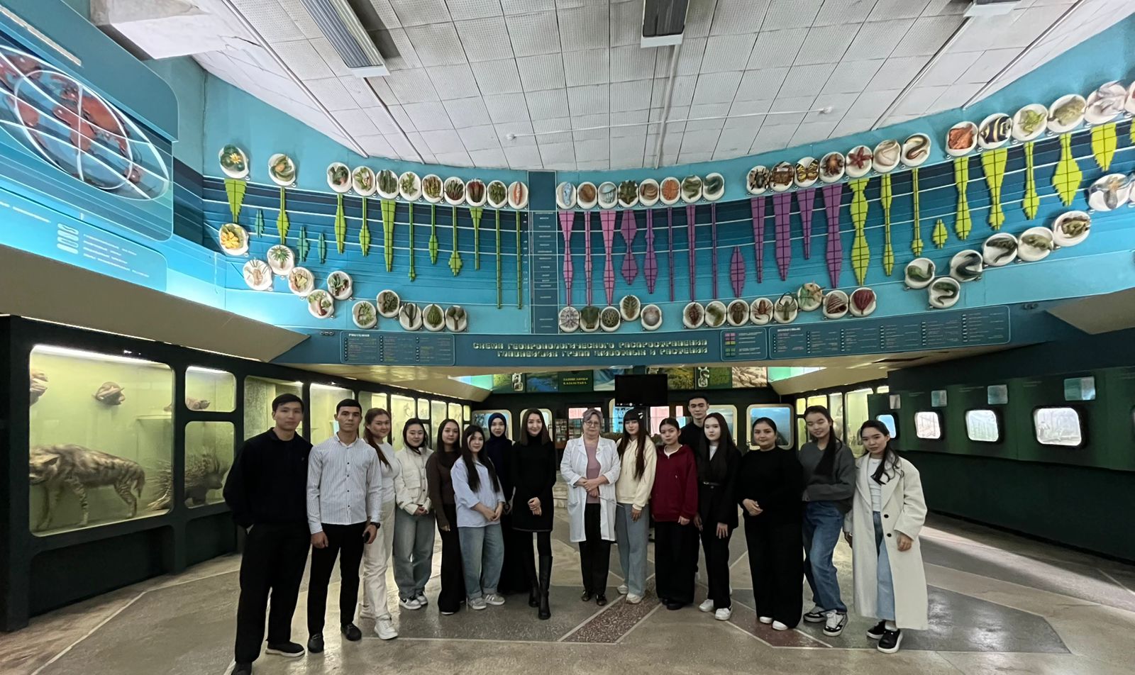 Пәнаралық тәсіл арқылы студенттерге экологиялық білім беру:  №13 ТДМ аясында биологиялық музейге экскурсия