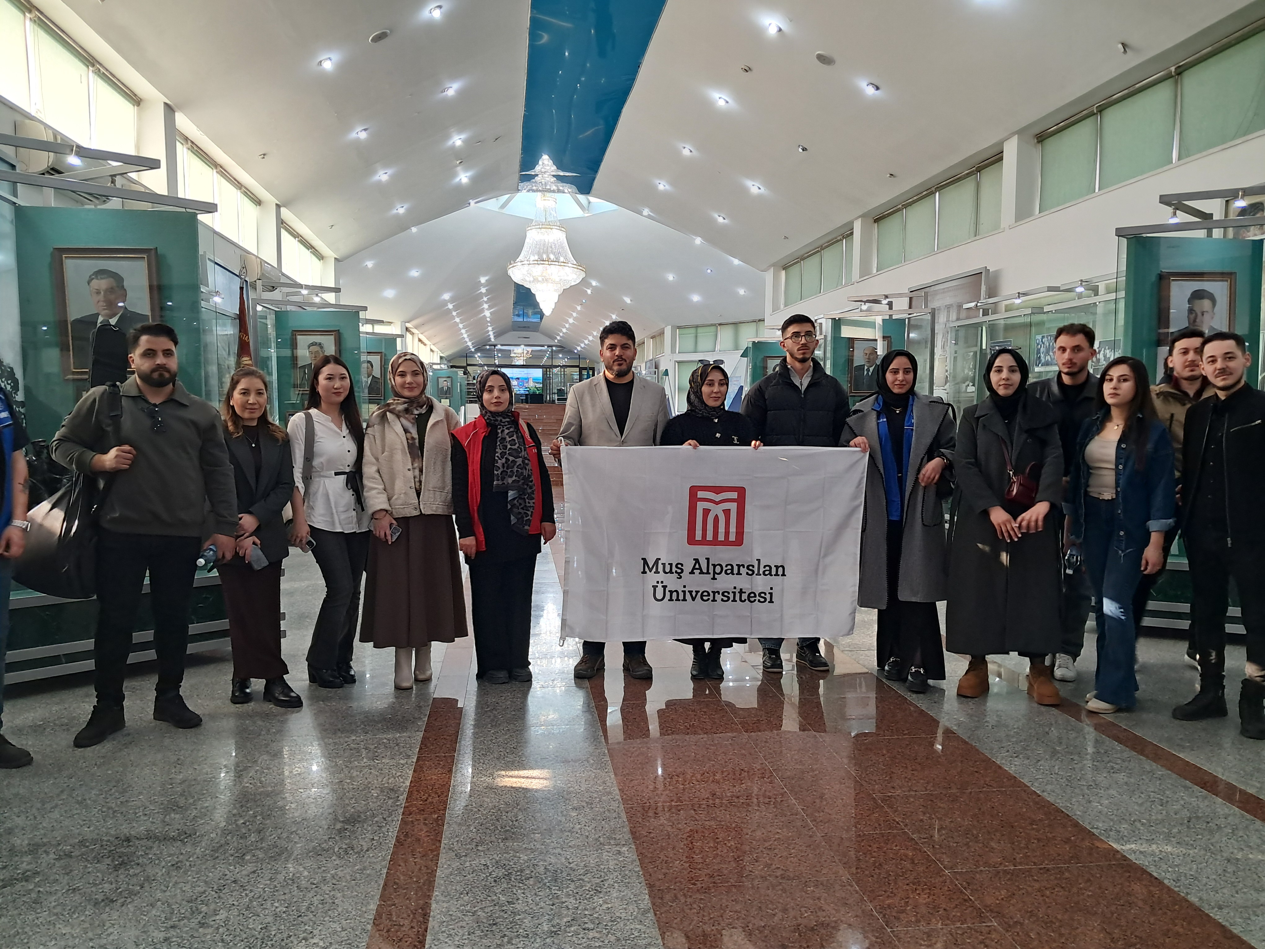 Делегация университета «Муш Альпарслан» ознакомилась с экспозициями музея