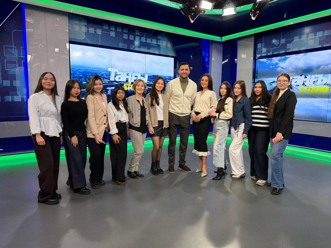 ҚазҰУ студенттері «Таңғы студио» бағдарламасына барды