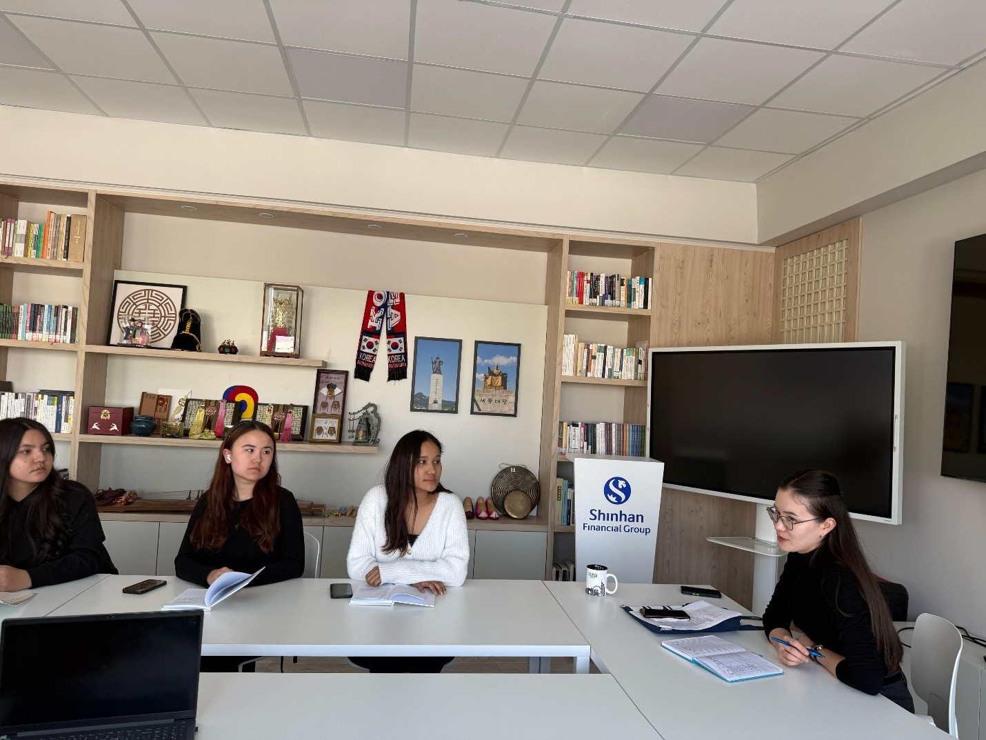 The Department of Far Eastern Studies, Korean Studies Section, held a roundtable discussion “Unity and Peace – the Pillars of Independent Kazakhstan”