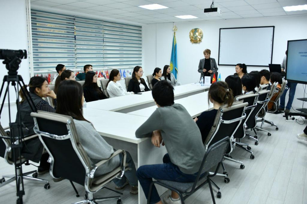 Kyrgyz scientist delivered a lecture in KazNU