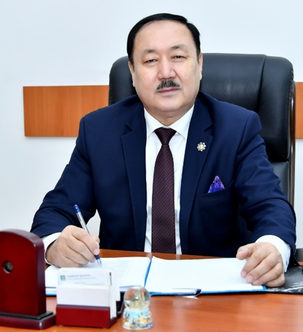 ЗАЯДАН БОЛАТХАН КАЗЫХАНУЛЫ  Доктор биологических наук, академик НАН РК, профессор кафедры биотехнологии, директор международного научно-исследовательского центра «AlgaBioTech» при Казахском Национальном университете имени Аль-Фараби