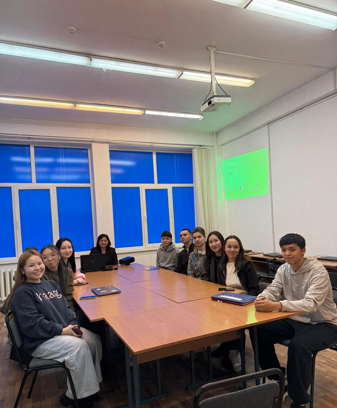 1 наурыз – Физика-техникалық факультетінің Электроника және астрофизика кафедрасының алғыс күні (ЦУР 4: Сапалы білім)