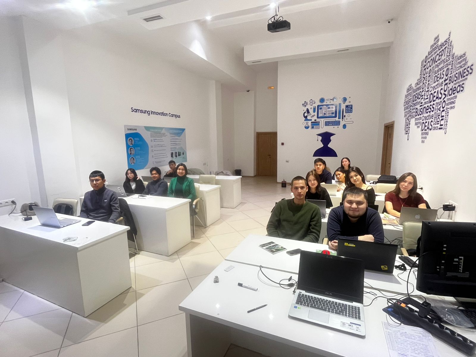 Тәуелсіз Қазақстан: Тарихы мен Тағдыры, ЦУР 4 – Сапалы білім, ЦУР 16 – Бейбітшілік, әділдік және мықты институттар.