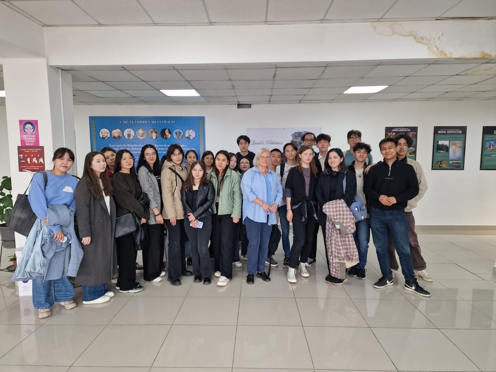 PhD scientist at Sofia University (Bulgaria) Lyudmila Kirilova gave a lecture-conversation for students of the Far East Department