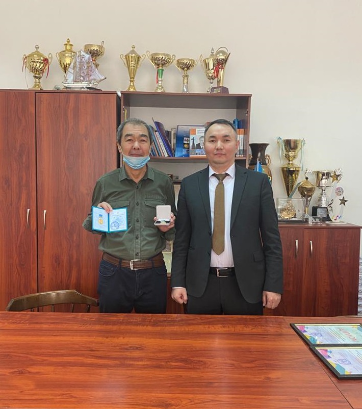 Professor Mukhtar Minglibayev was awarded the medal "EREN ENBEGI USHIN"