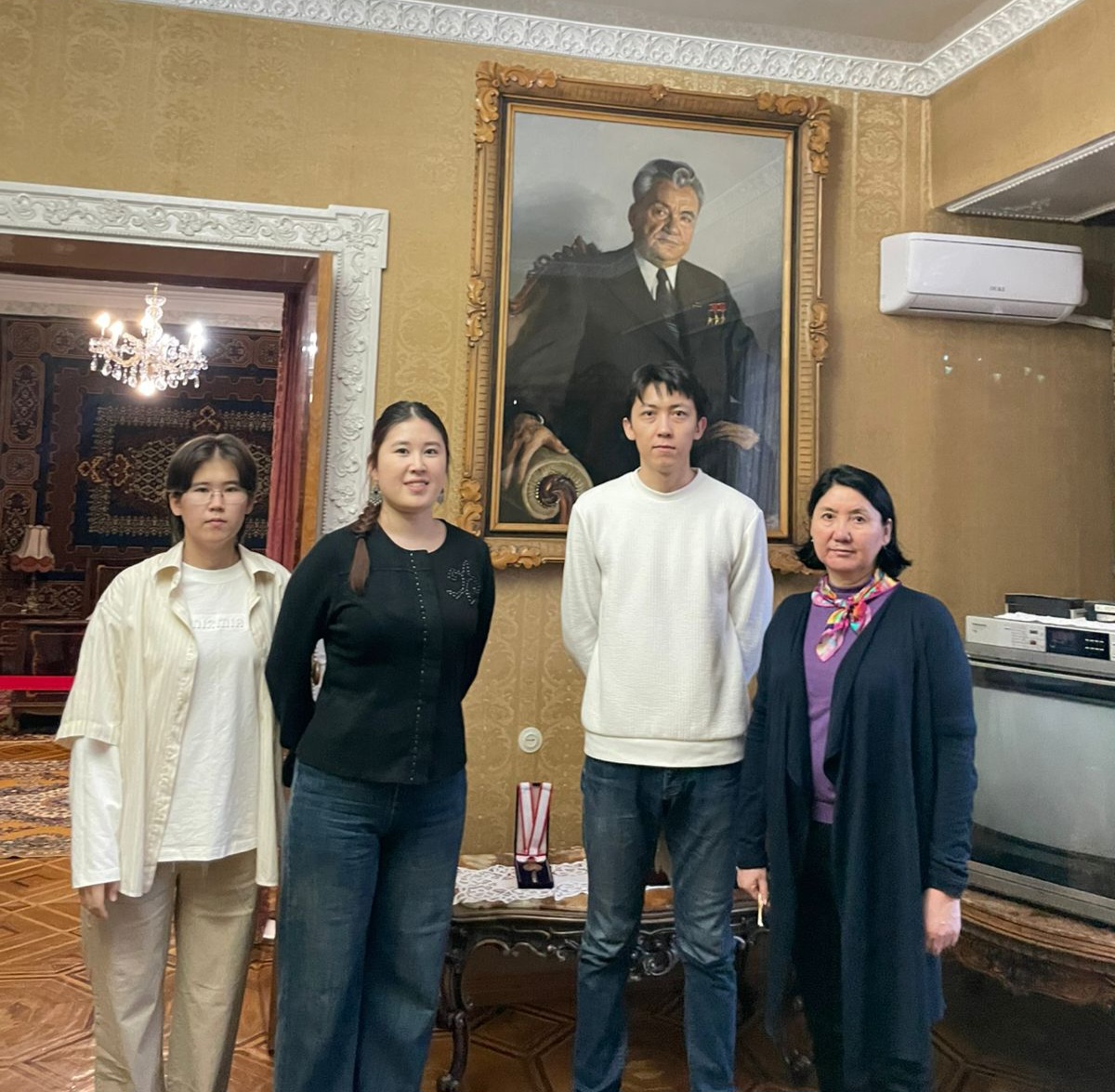 Таяу Шығыс және Оңтүстік Азия кафедрасы студенттері Д.А. Қонаев мұражайына барды