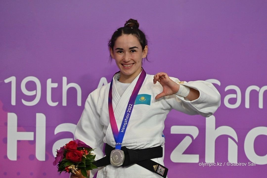 Abuzhakynova Abiba, a graduate of the specialty “Physical Culture and Sports”, Faculty of Medicine and Health, won a silver medal in judo at the 19th Summer Asian Games in Hangzhou (PRC).