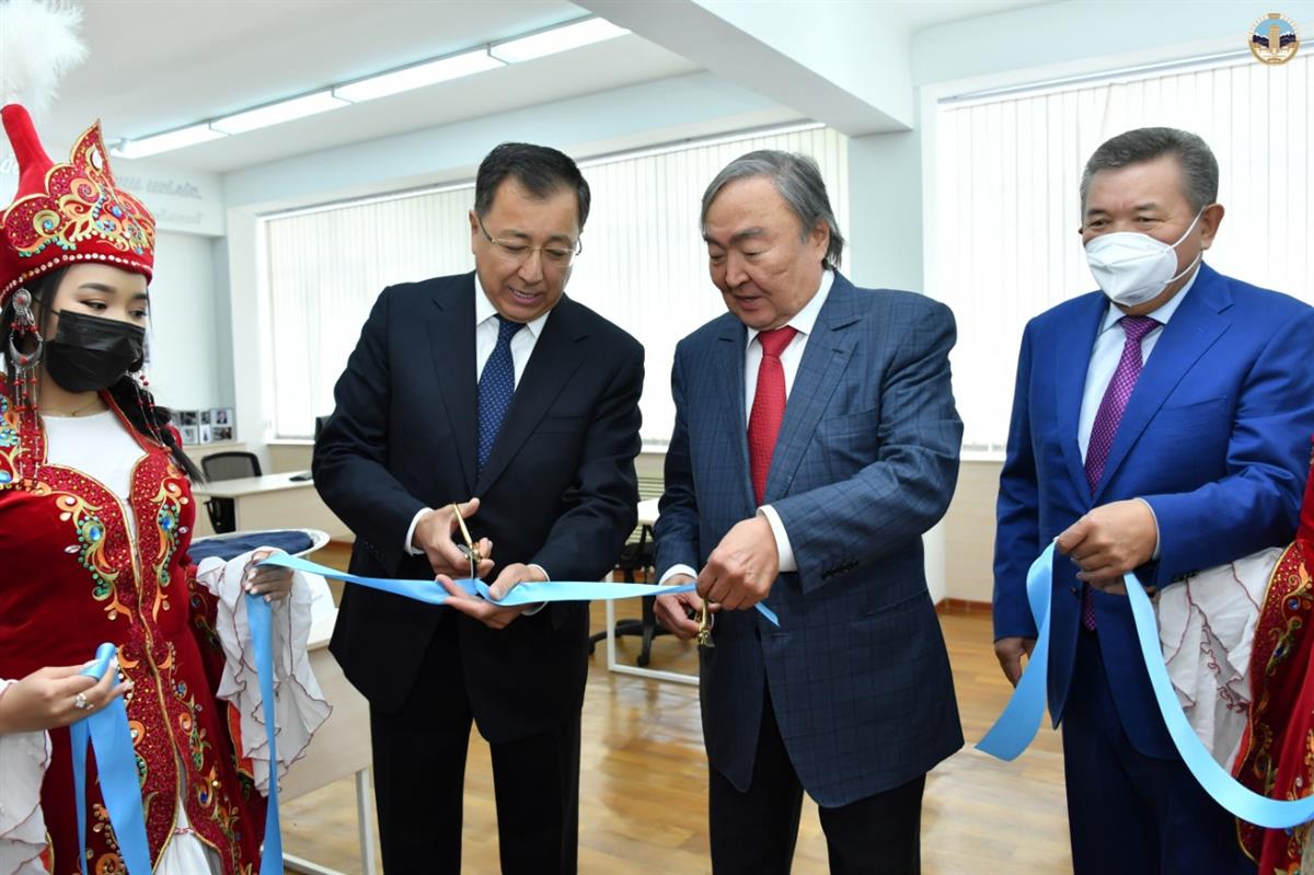 THE 85th ANNIVERSARY OF OLZHAS SULEIMENOV CELEBRATED IN THE KAZNU