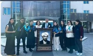 Обучающиеся факультета журналистики Казахского национального университета имени Аль-Фараби, проходящие стажировку в Турции, проголосовали в Посольстве Казахстана в городе Анкара