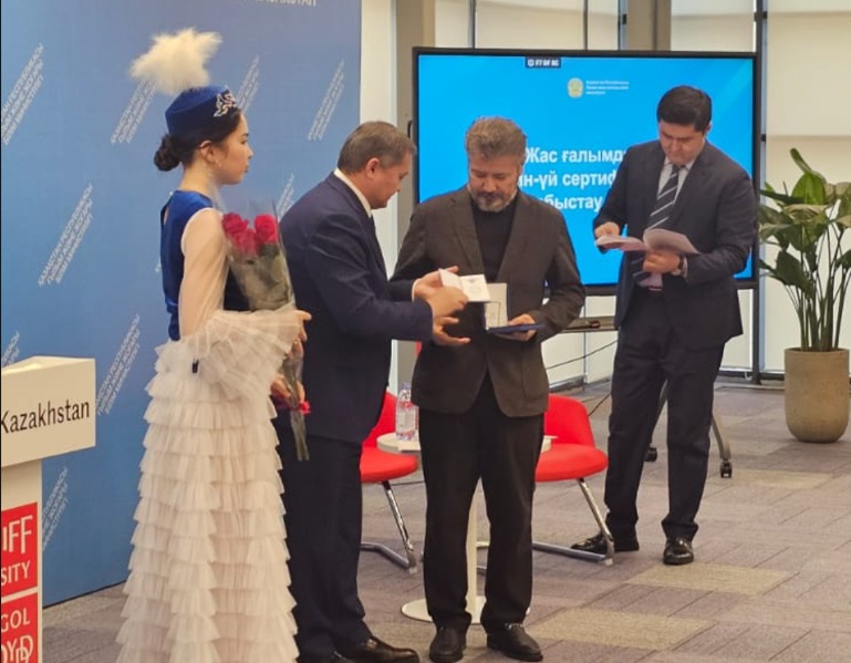 ҚазҰУ профессоры Медеу Абишевке «Құрмет» ордені табысталды