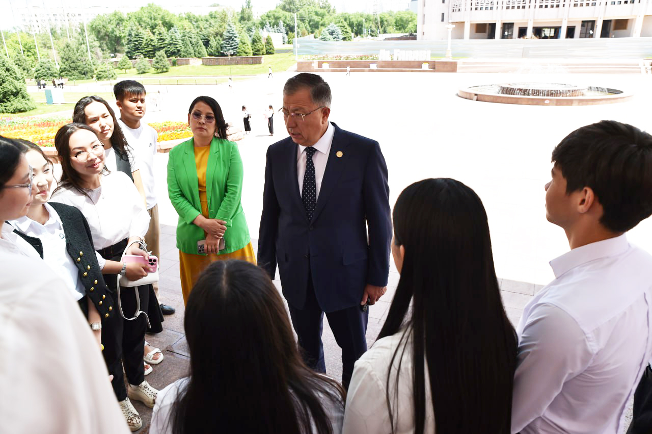 Rector familiarized students with the latest changes in KazNU