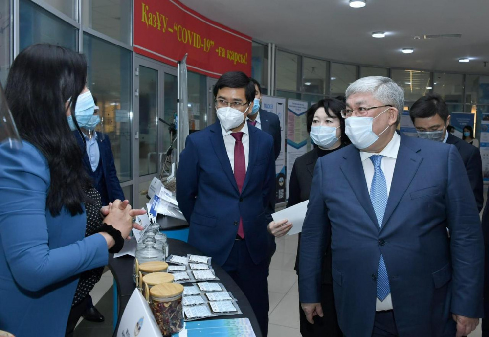 KAZAKH SCIENTIST PREPARES ANTI-VIRUS TINS