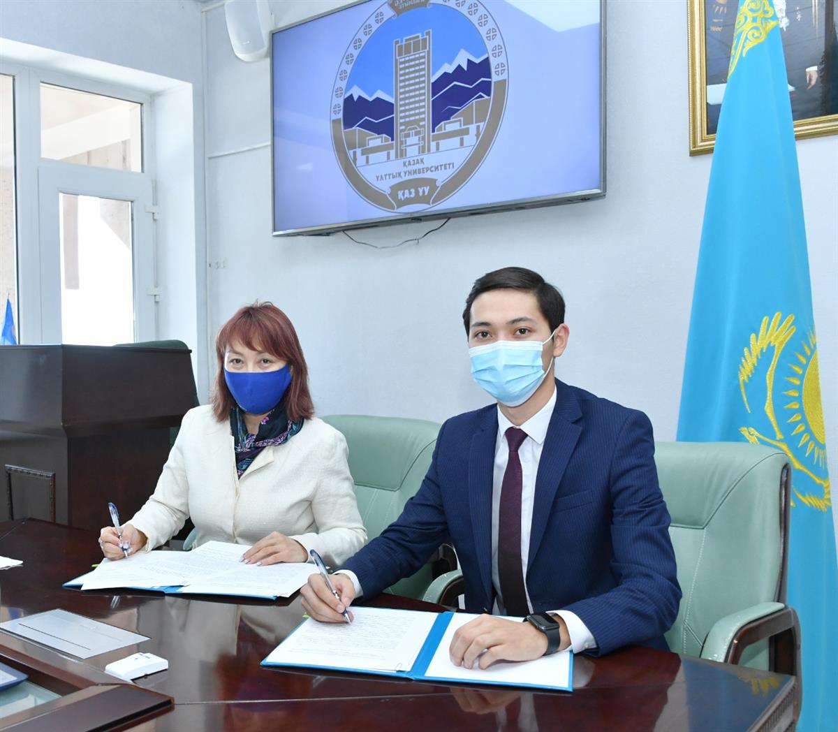 SIGNED A MEMORANDUM WITH AN ALLIANCE OF STUDENTS OF KAZAKHSTA