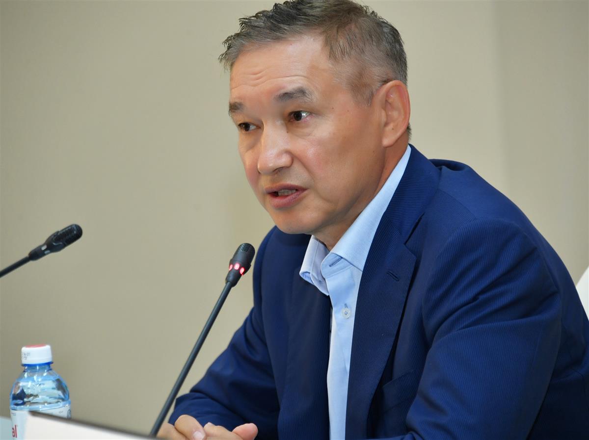 Дулат ҚУАНЫШЕВ, мемлекет және қоғам қайраткері, дипломат:  ҚазҰУ-дың әрқашан да жөні бөлек
