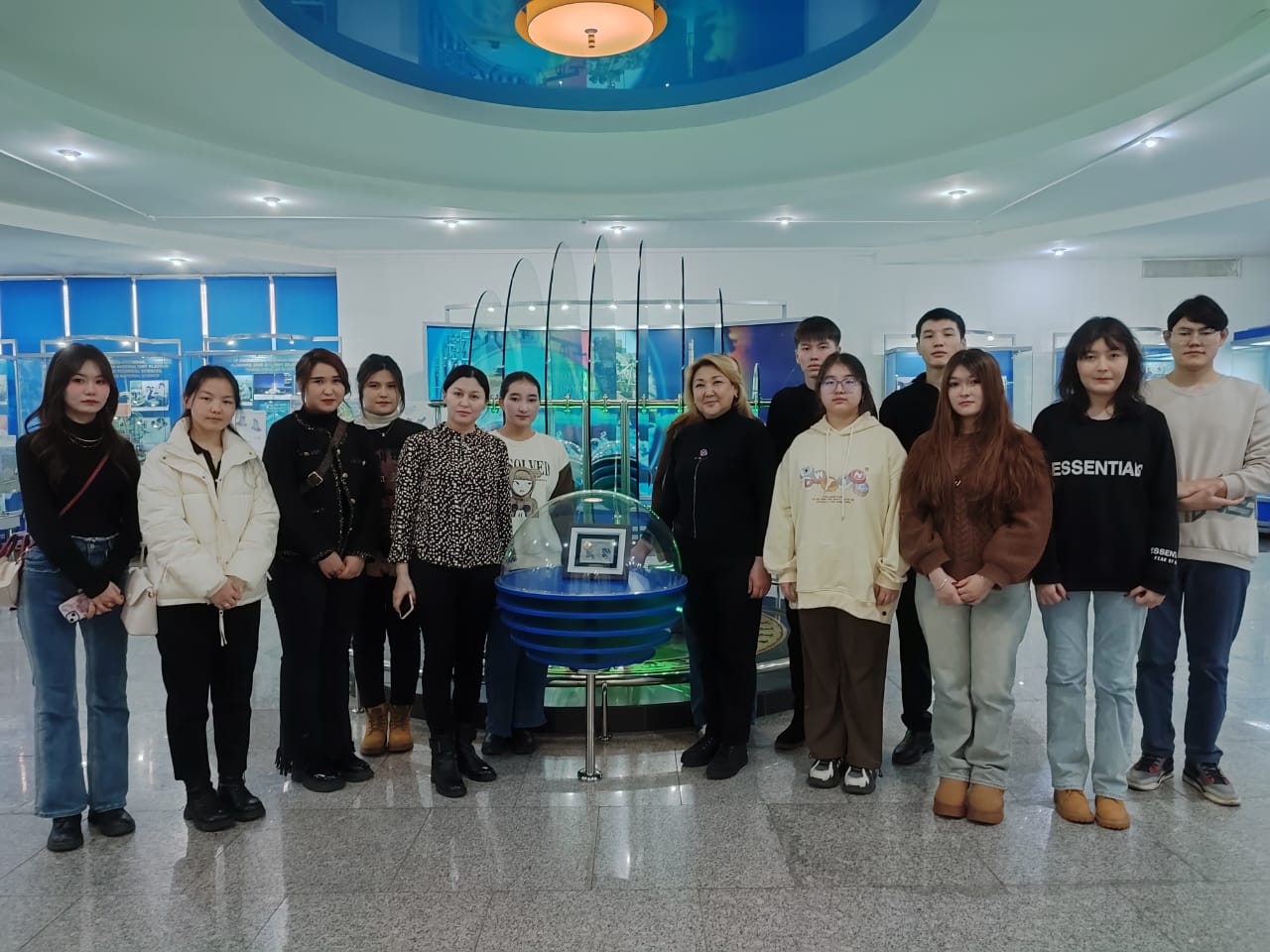 3 января 2024 г. студенты  подготовительного факультета из Китая, Монголии и Узбекистана во главе с куратором  Макпал Сенбаевқызы посетили музей истории КазНУ