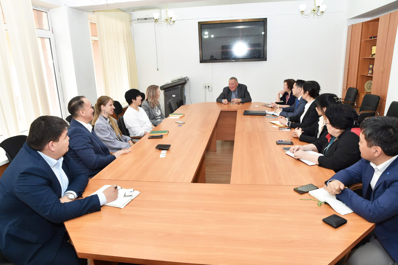 КазНУ и Halyk Bank развивает сотрудничество