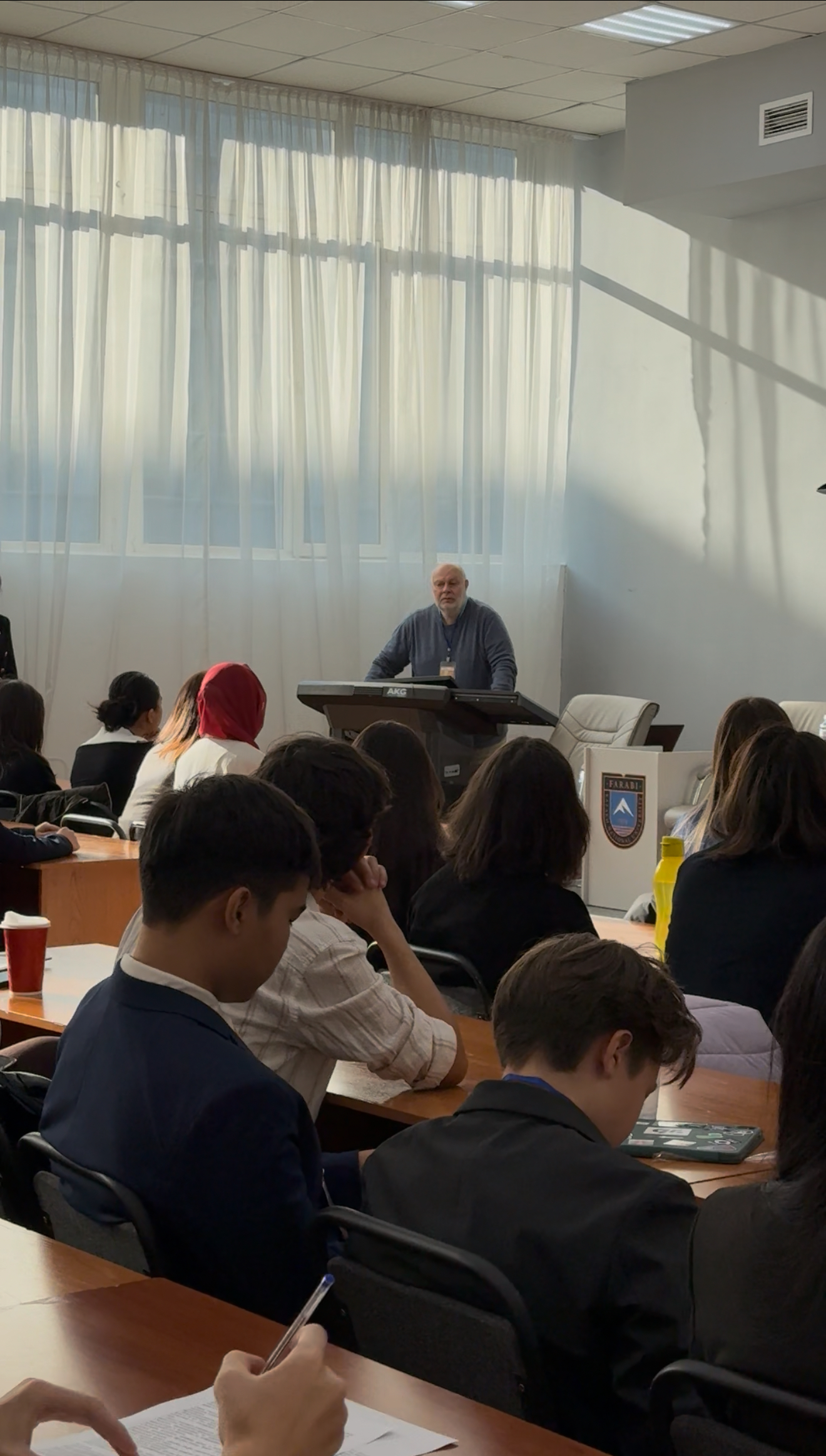 “Жаңа Жібек жолы” БҰҰ Моделі ұйымы “Orange the World” атты акциясын өткізді.