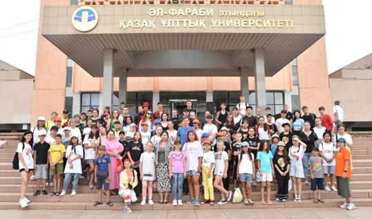 Казахский национальный университет им. аль-Фараби Детям детского дома был организован лагерь "СОЮЗ ЖАСА"