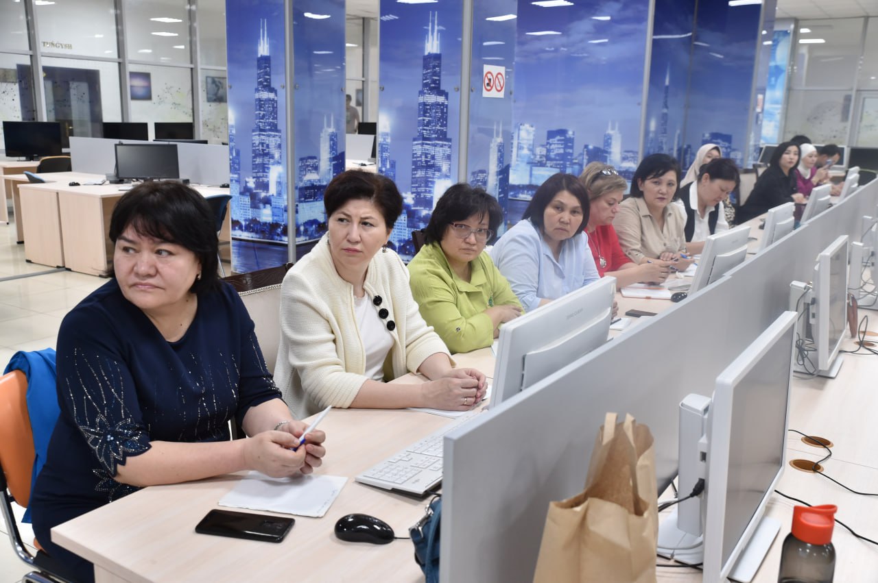 KazNU held courses on the development of library technologies
