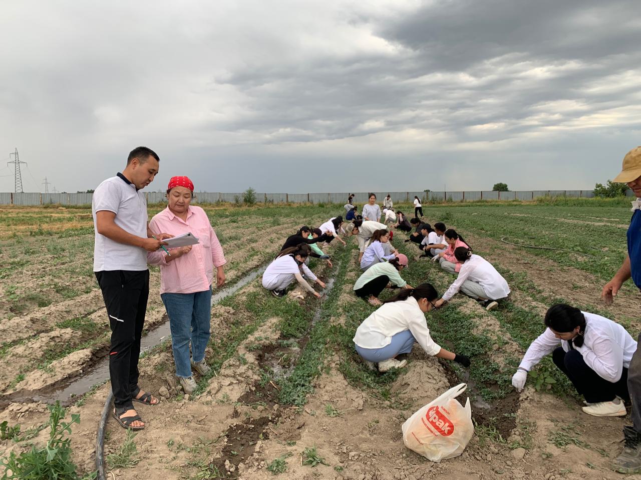 Educational initiatives on the goal of sustainable development based on the agrobiological station of KazNU  