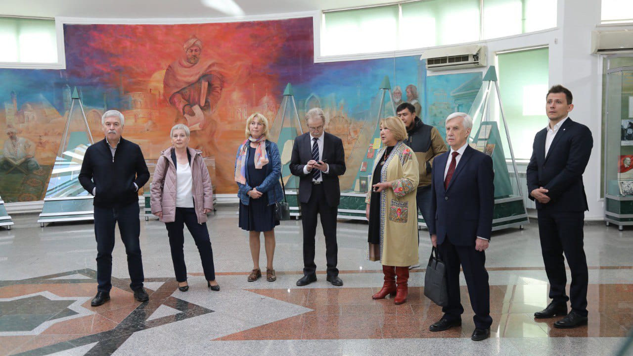 Ресей Федерациясының ғылыми ұйымдары мен жоғары оқу орындарының өкілдерінен құралған делегацияға университет тарихы таныстырылды