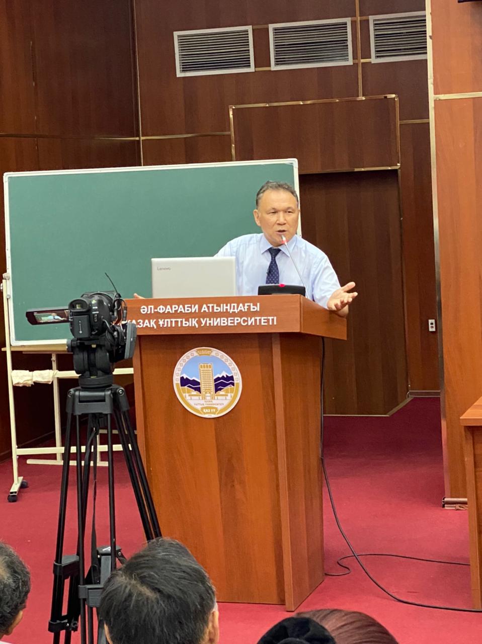 Wayne University Professor, Academician of the National Academy of Sciences of the Republic of Kazakhstan Omirbaev Ualbay Utmakhanbetovich gave a lecture on the topic "Сүйікті математика"