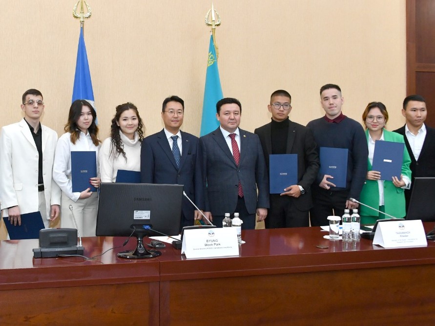 Студенты КазНУ стали обладателями стипендии POSCO-2022