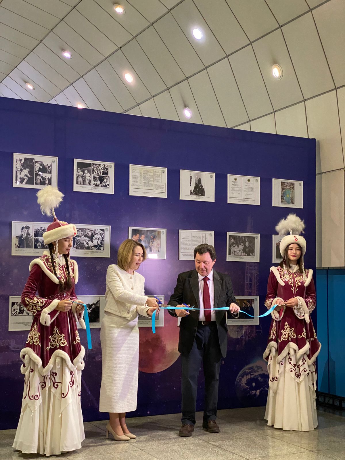 AS PART OF THE INTERNATIONAL CONGRESS OF ARCHIVISTS, A HISTORICAL AND DOCUMENTARY EXHIBITION WITH THE PARTICIPATION OF UNESCO, THE UN, AIMED AT SUSTAINABLE DEVELOPMENT WAS HELD
