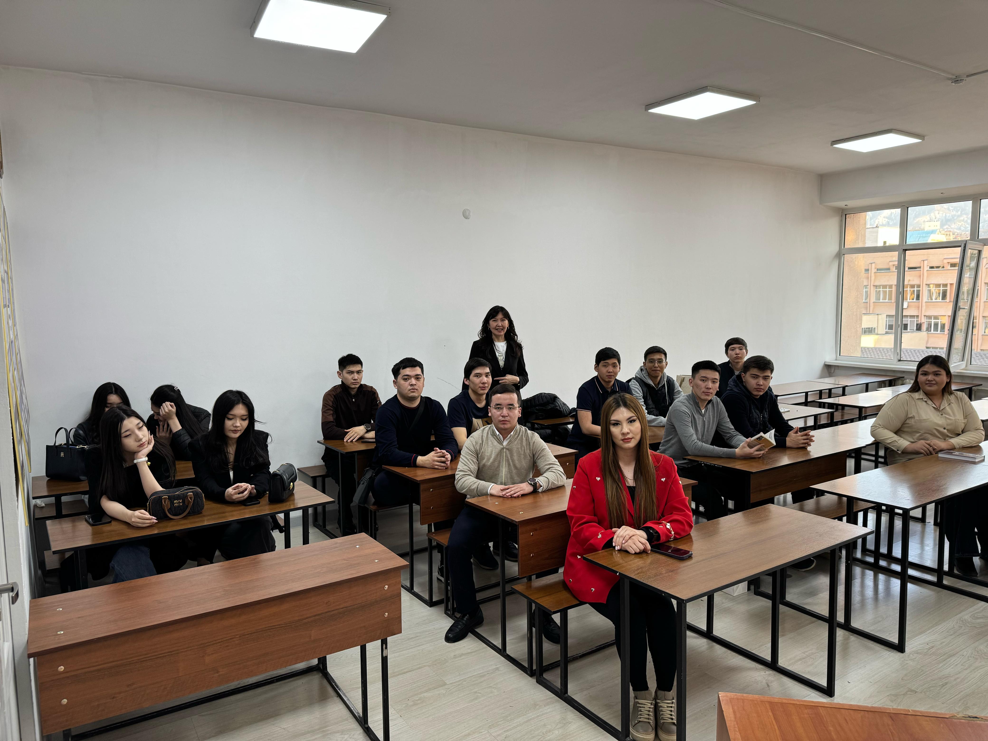 "Ұлы Отан соғысы: ұрпақтар жады" тақырыбындағы дөңгелек үстел