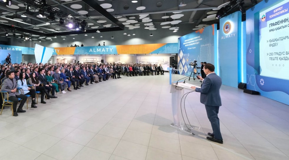 THE PROJECT OF KAZNU’S YOUNG SCIENTISTS WAS PRESENTED TO THE HEAD OF STATE